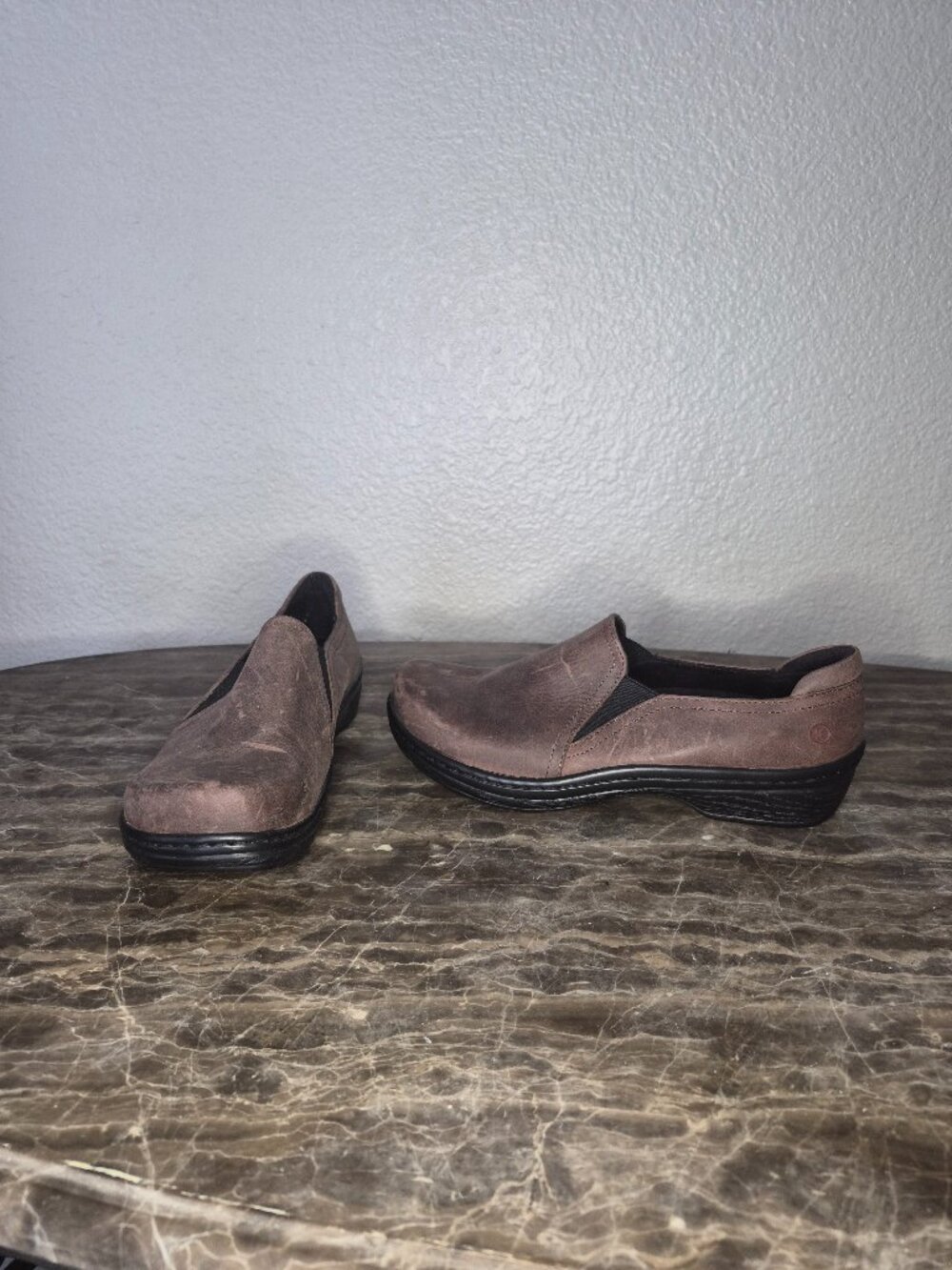 Klogs Womens Brown Slip On Clogs Size: 8 M Slip Resistant